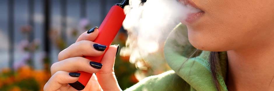 water based vape Innokin Lota F600 Disposable Vape Review / 30% Aquios Water Based Vaping main image 0